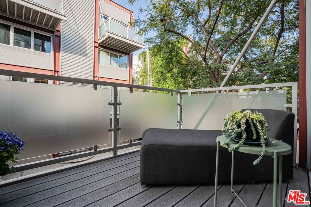 3450 Cahuenga Blvd Unit: 412