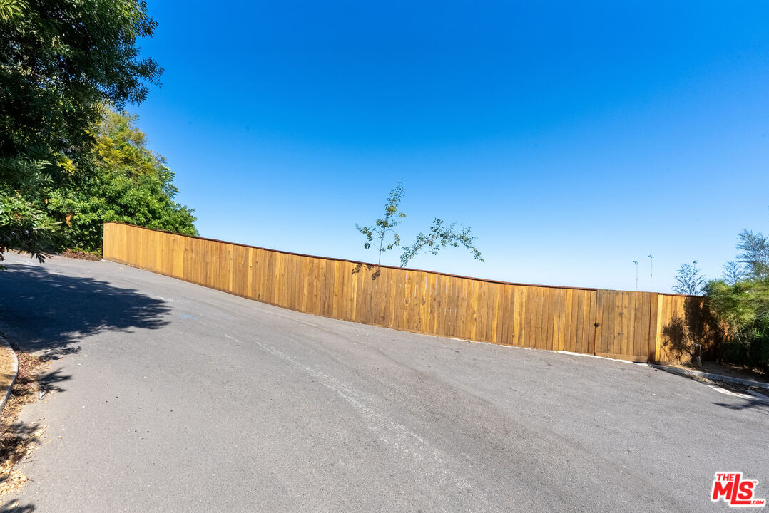 9442 Sierra Mar Pl