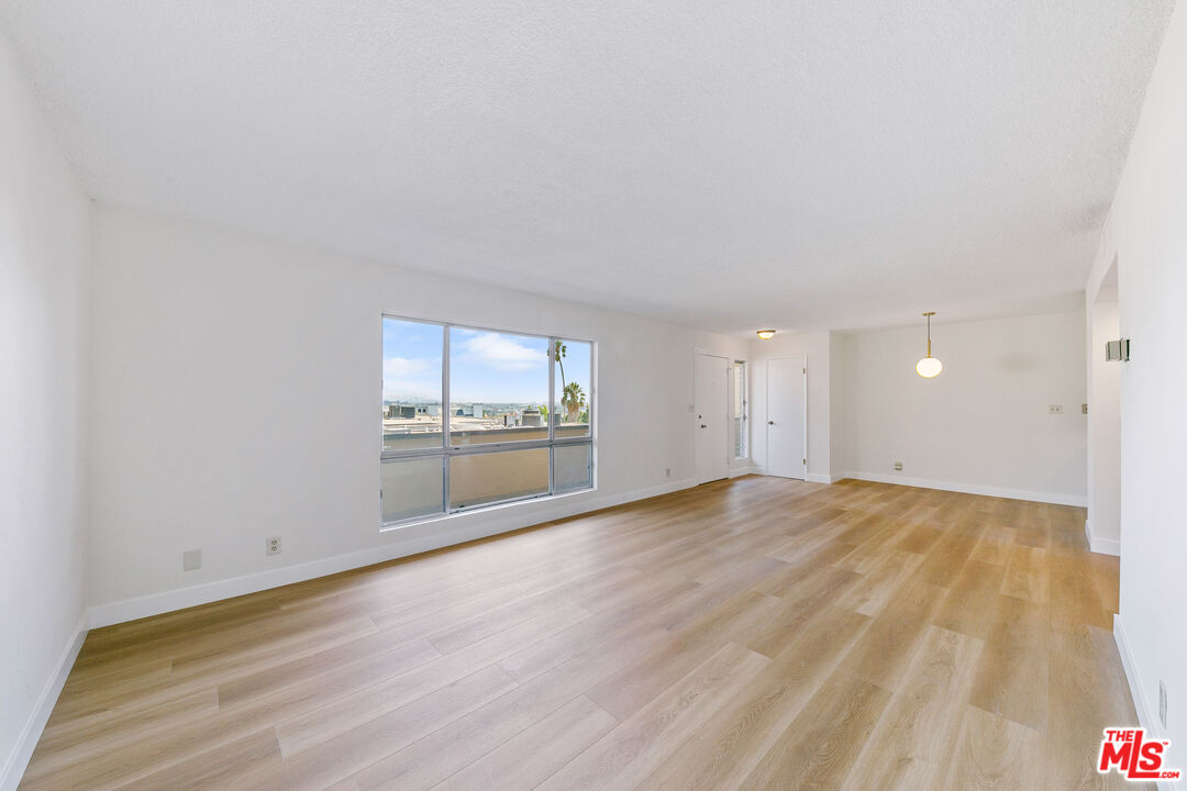 970 Palm Ave Unit: 301
