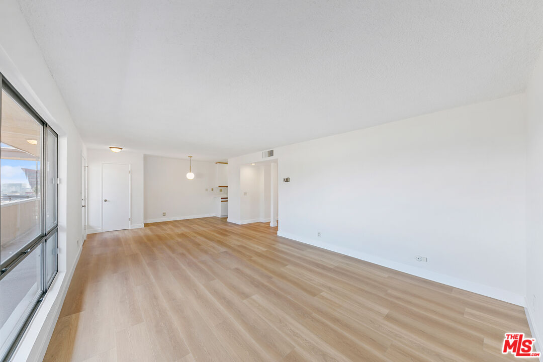 970 Palm Ave Unit: 301