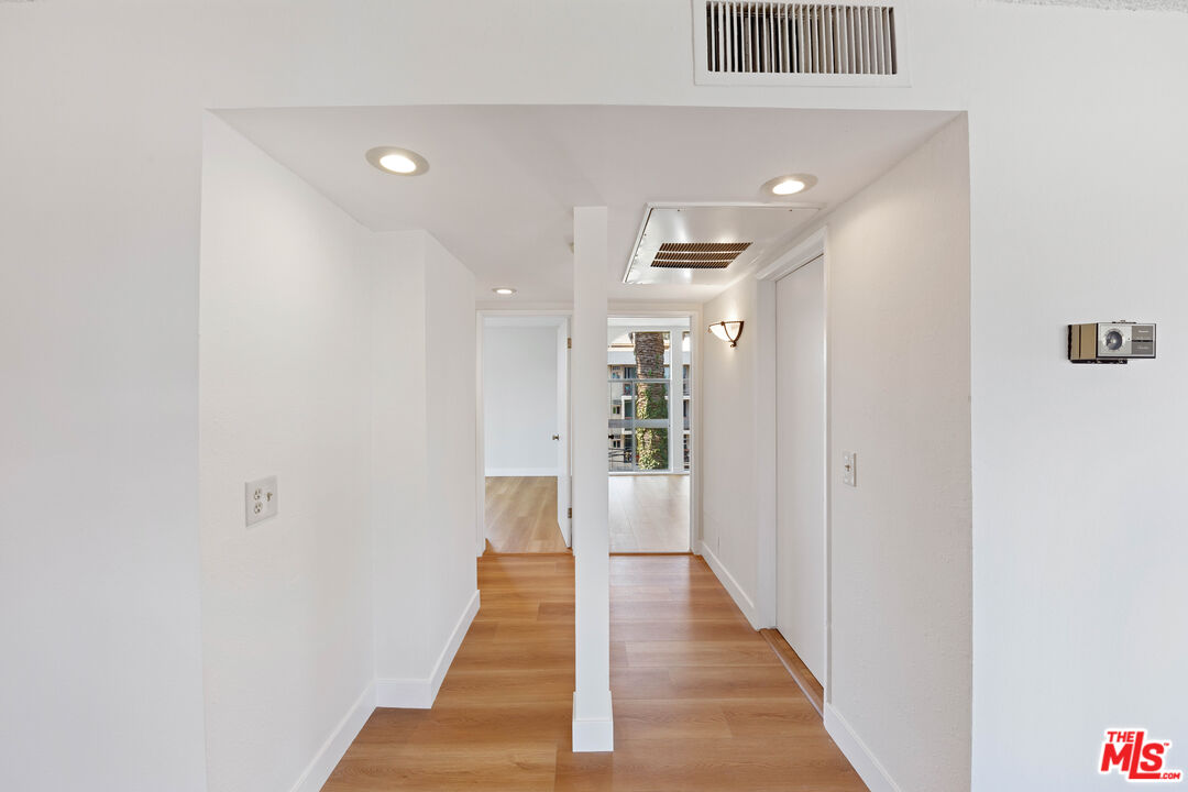 970 Palm Ave Unit: 301
