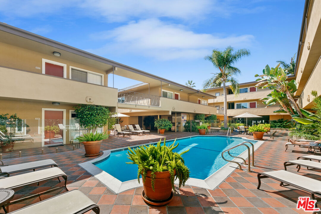970 Palm Ave Unit: 301
