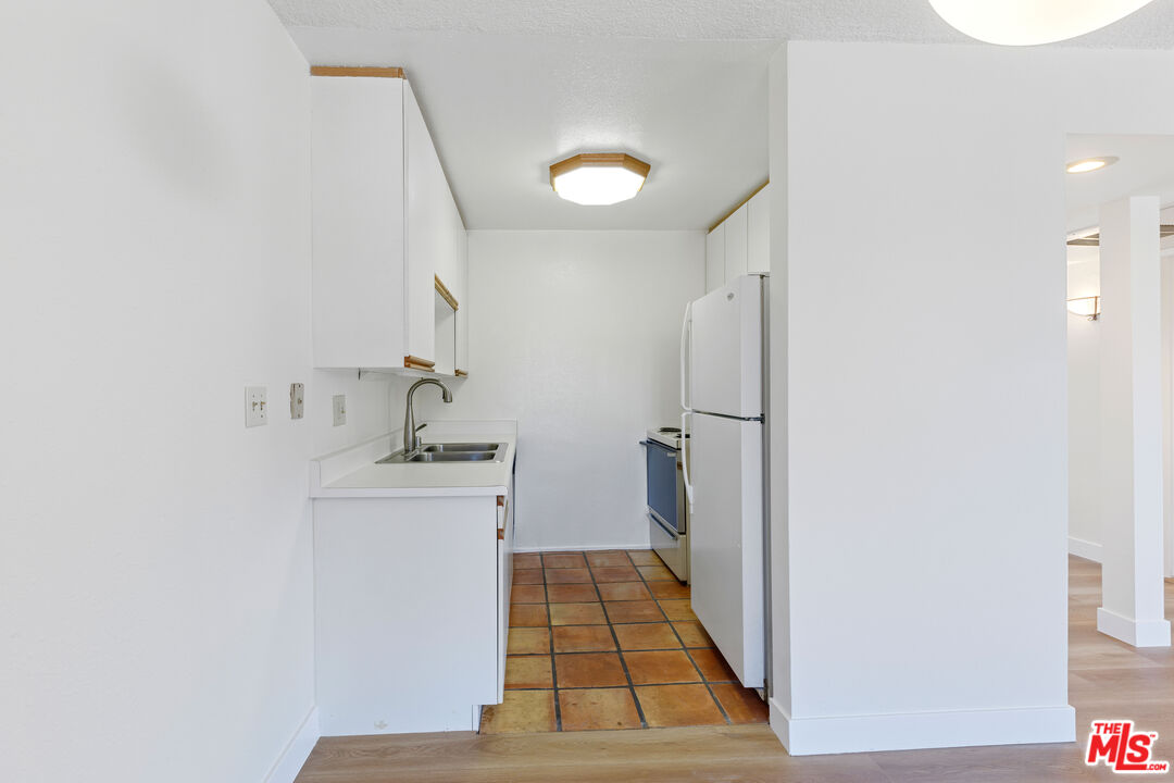 970 Palm Ave Unit: 301