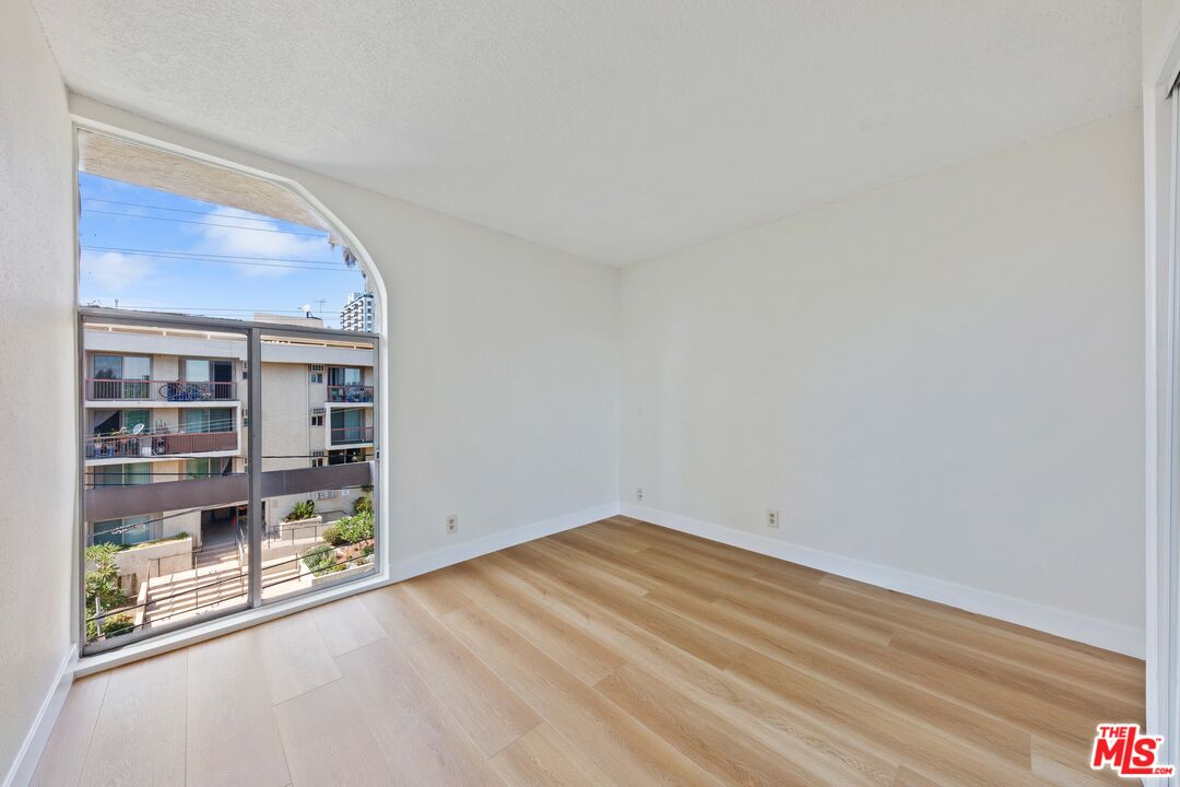 970 Palm Ave Unit: 301