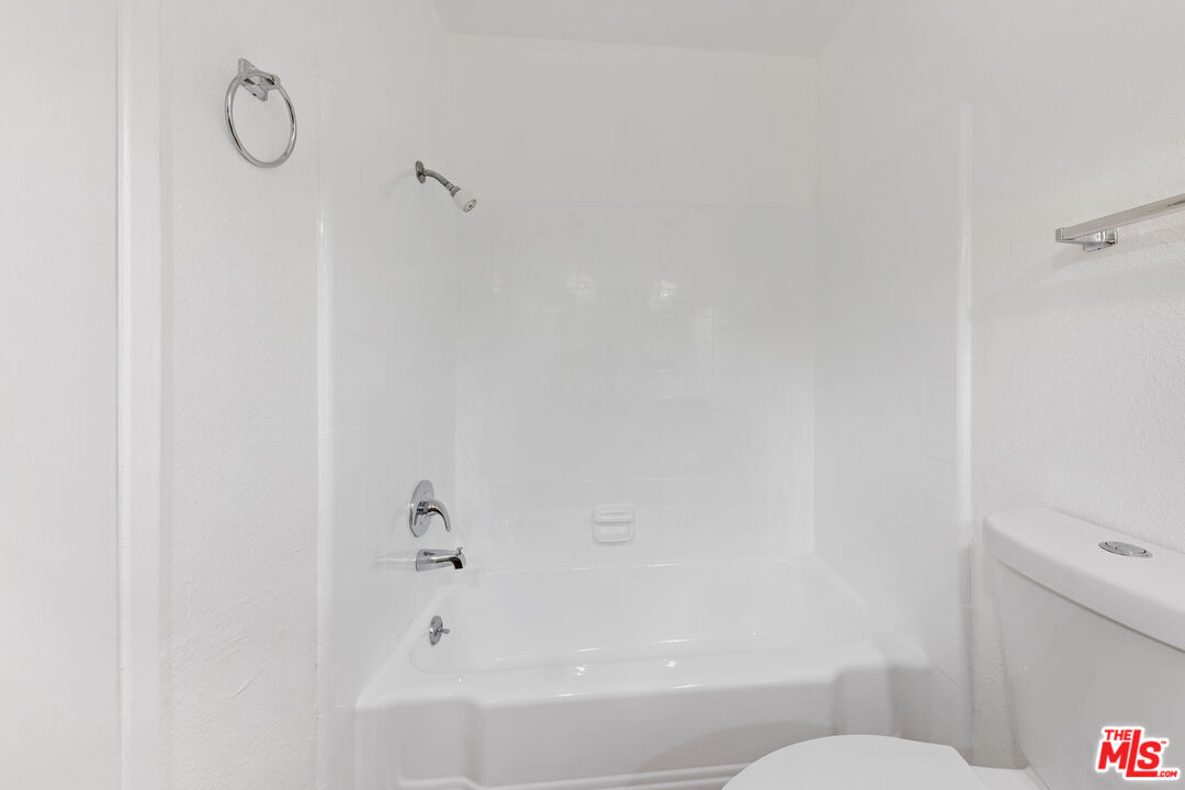 970 Palm Ave Unit: 301