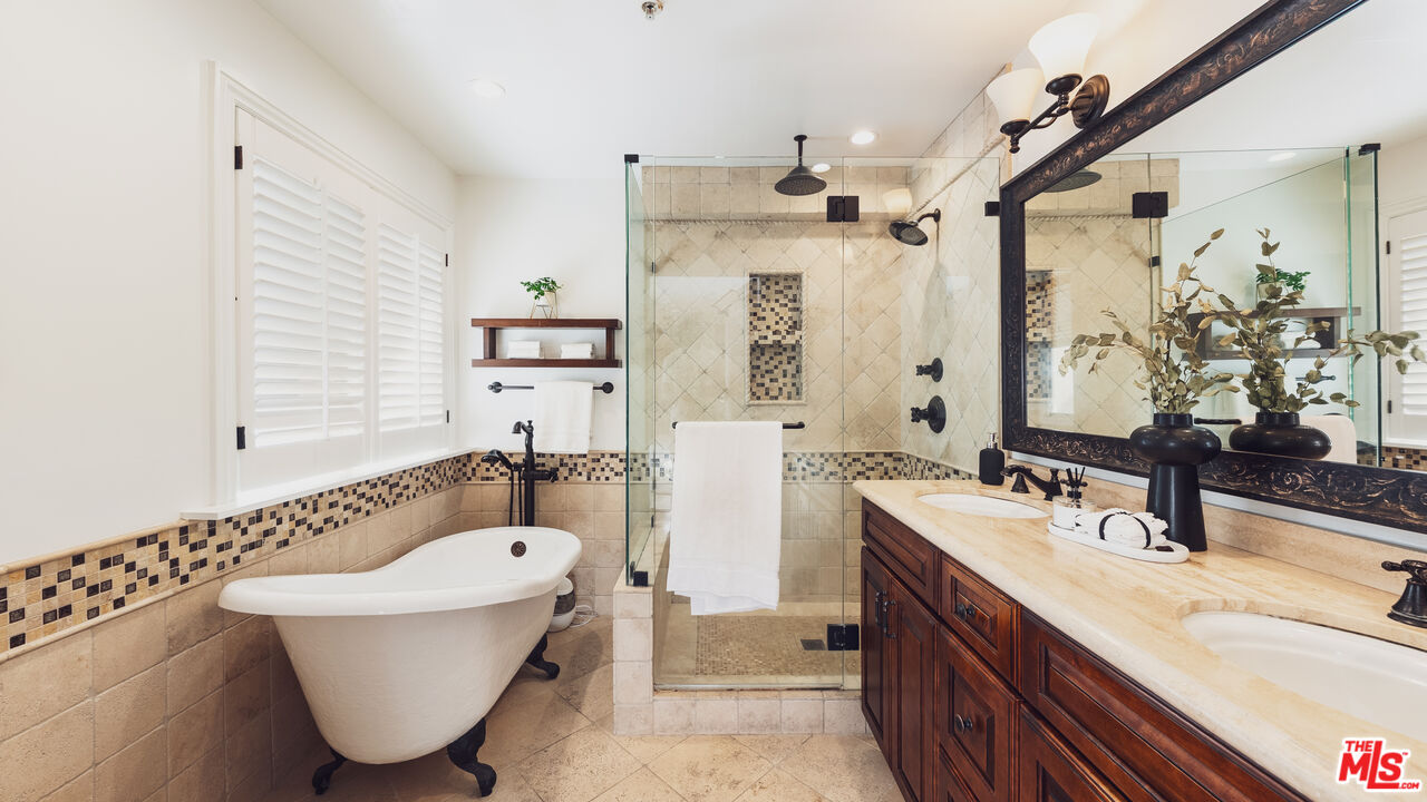 844 3rd St Unit: 5