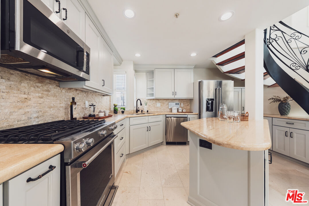 844 3rd St Unit: 5