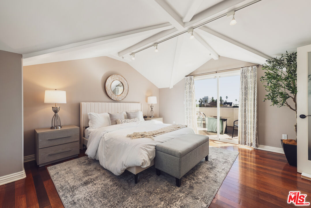 844 3rd St Unit: 5
