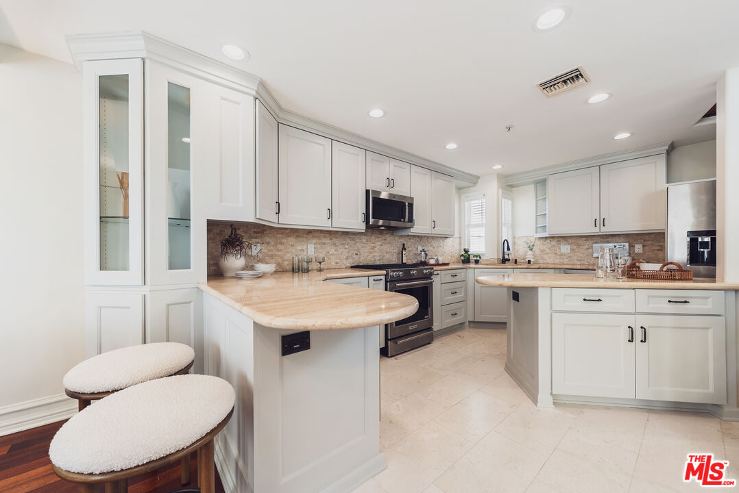 844 3rd St Unit: 5