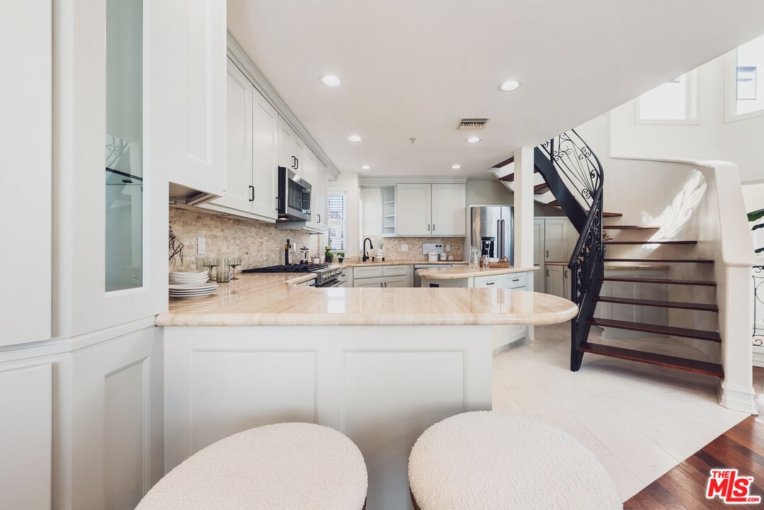 844 3rd St Unit: 5