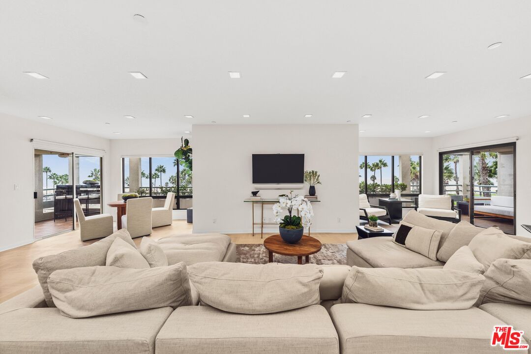 110 Ocean Park Blvd Unit: 504