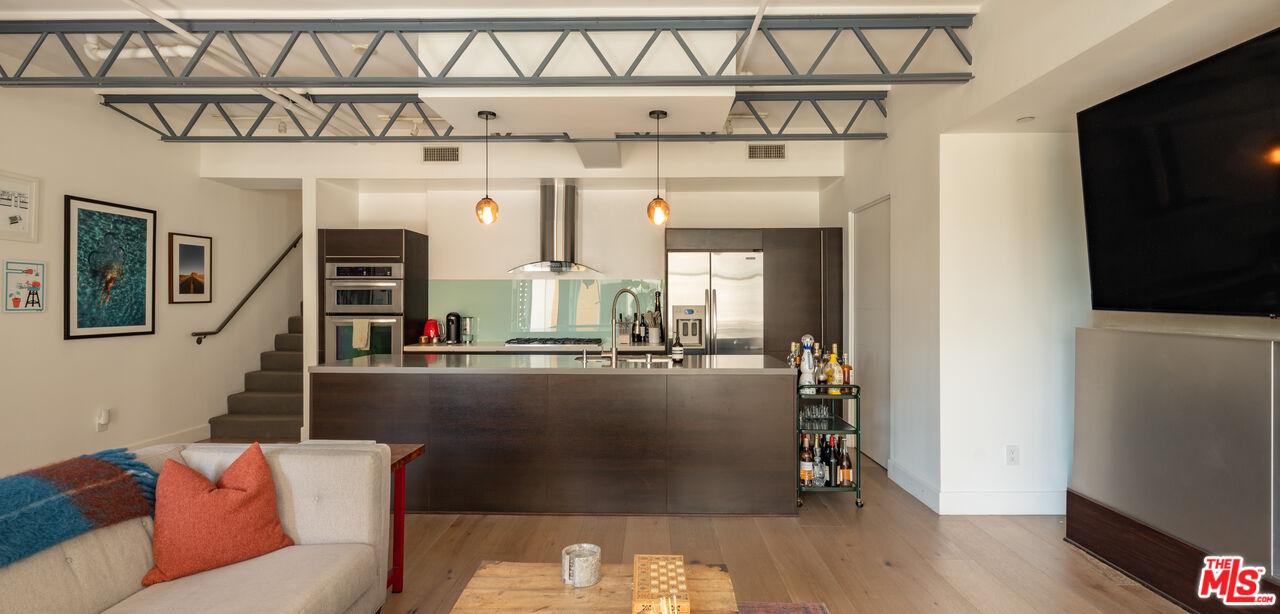 1250 N Harper Ave Unit: 411
