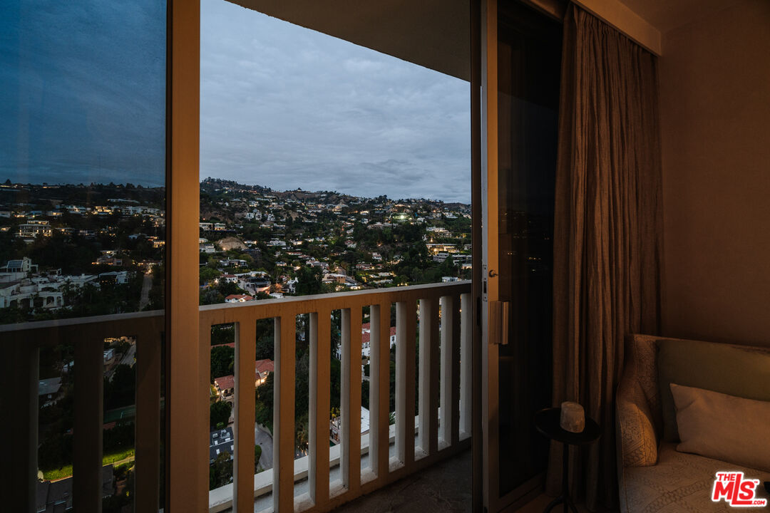 9255 Doheny Rd Unit: 2603