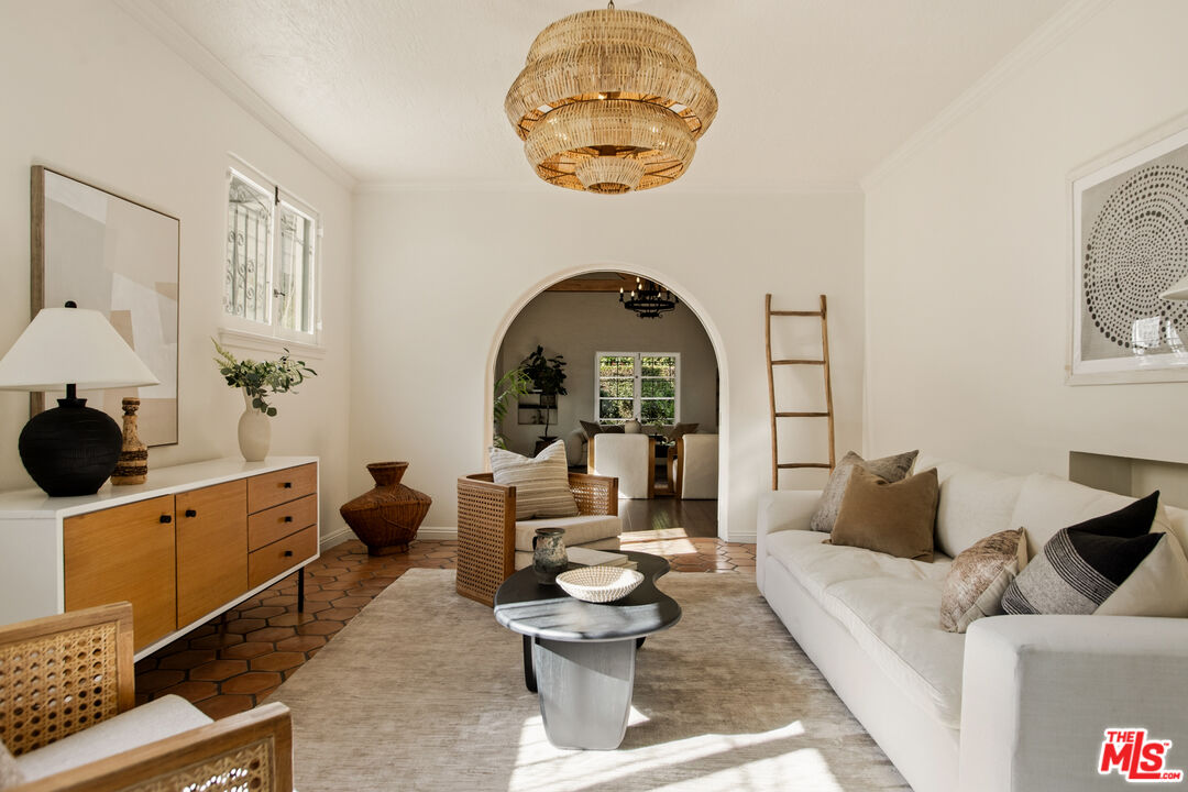 1518 N Beverly Dr