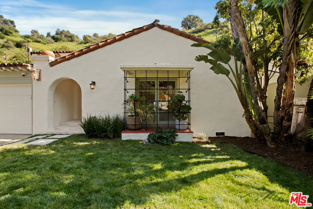 1518 N Beverly Dr