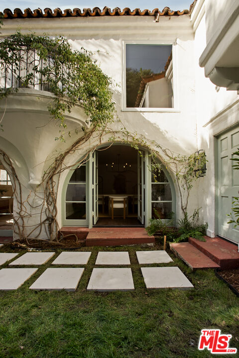 1518 N Beverly Dr