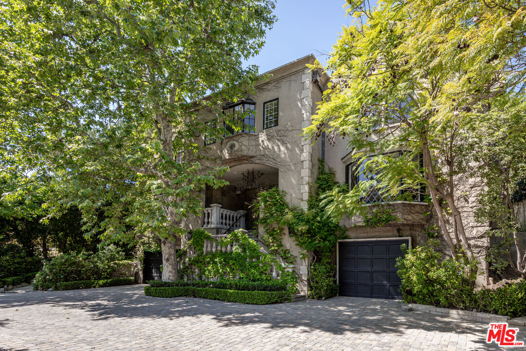 353 N Gunston Dr