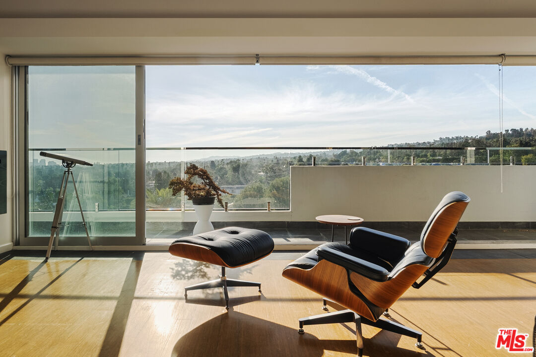 838 N Doheny Dr Unit: 1001