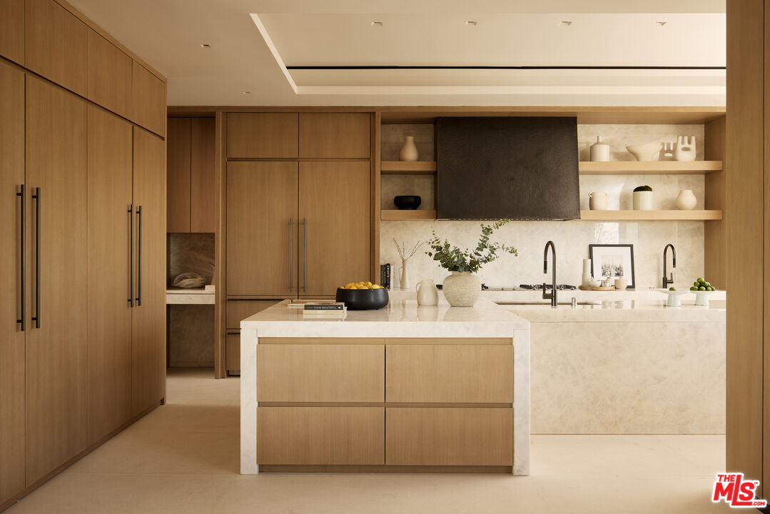 9255 Doheny Rd Unit: PH