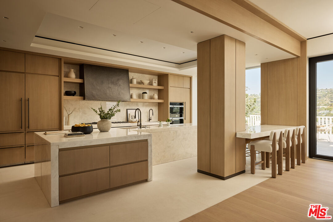 9255 Doheny Rd Unit: PH