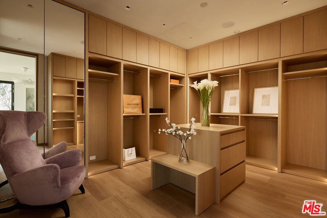 9255 Doheny Rd Unit: PH