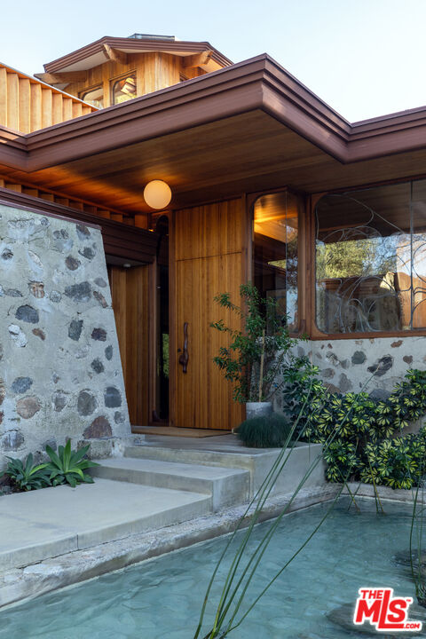 126 Summit Rd