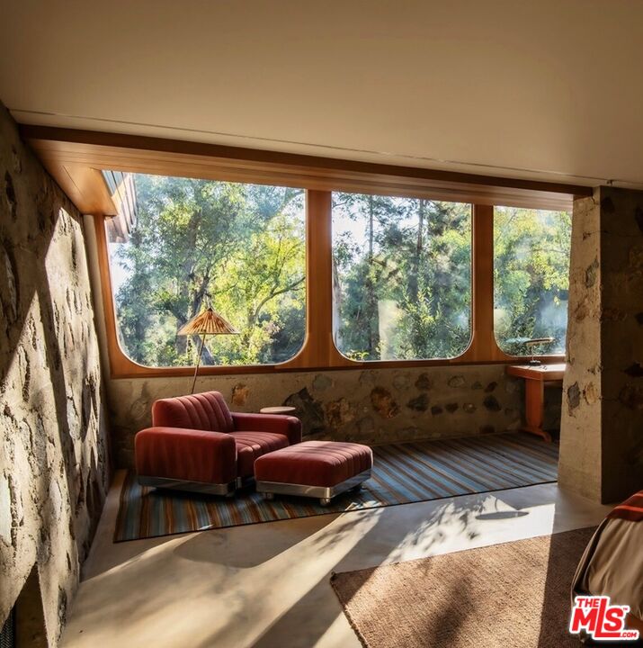126 Summit Rd