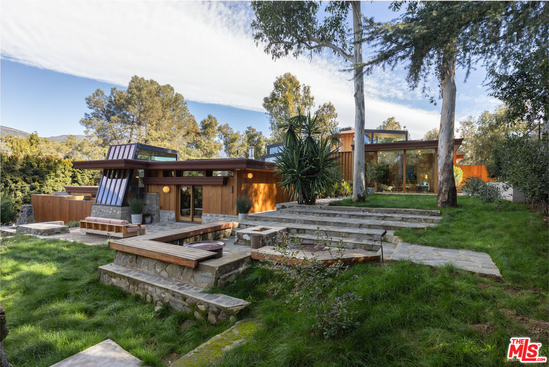 126 Summit Rd