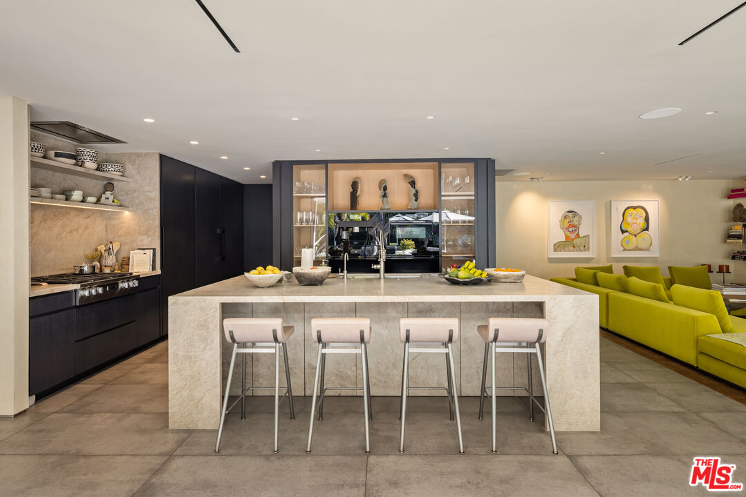 1087 Moraga Dr
