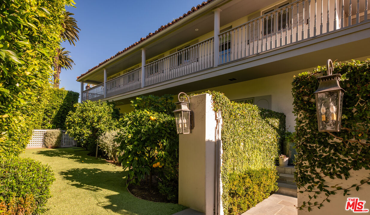 523 N Beverly Dr