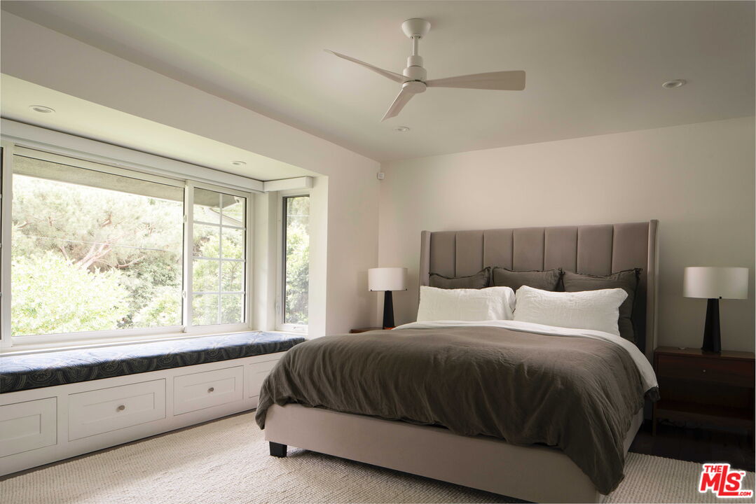 2823 Moraga Dr