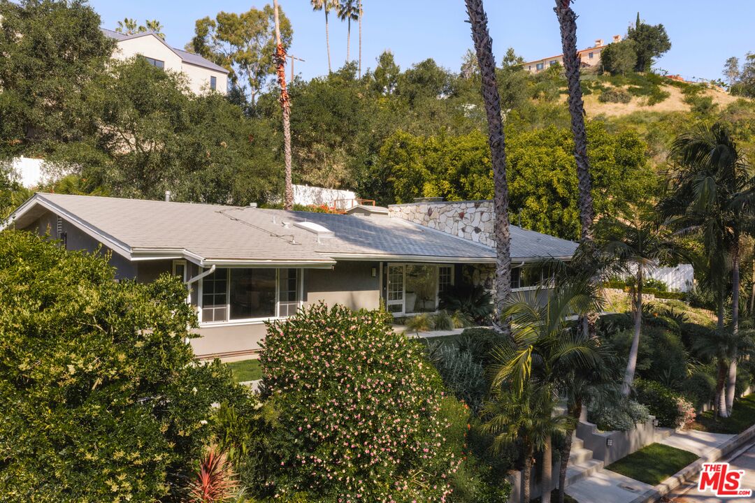 2823 Moraga Dr