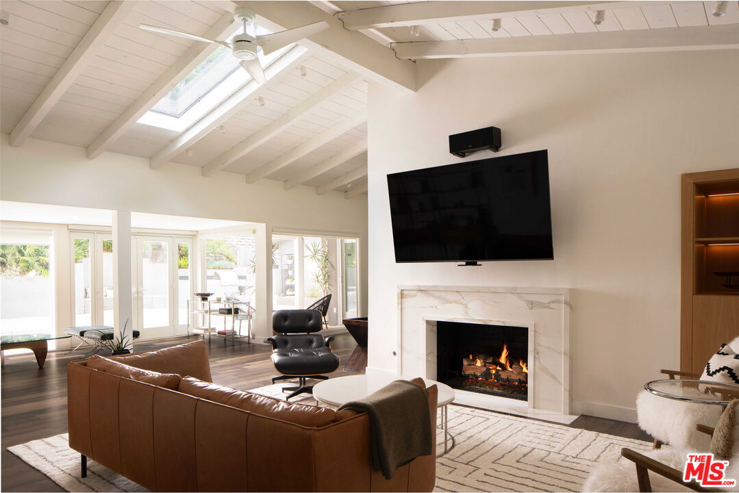 2823 Moraga Dr