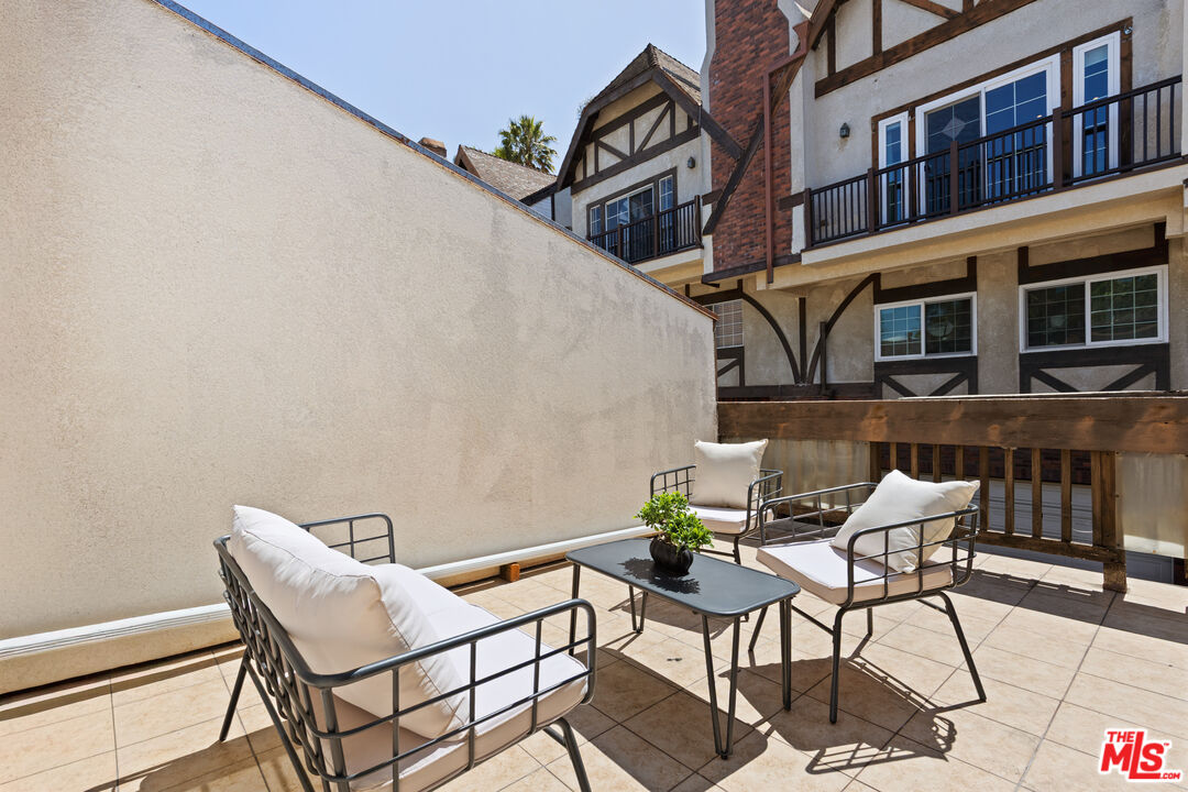 3824 Stocker St Unit: 4
