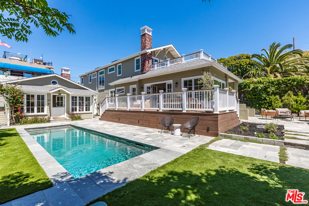 29 27th Ave
