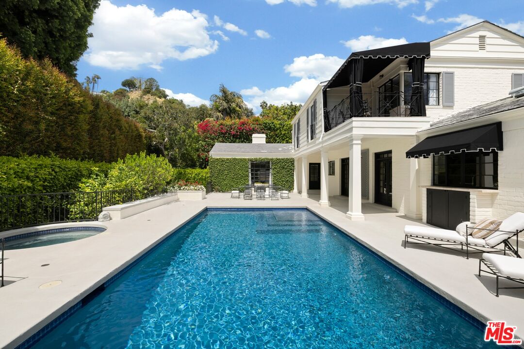 1485 N Doheny Dr