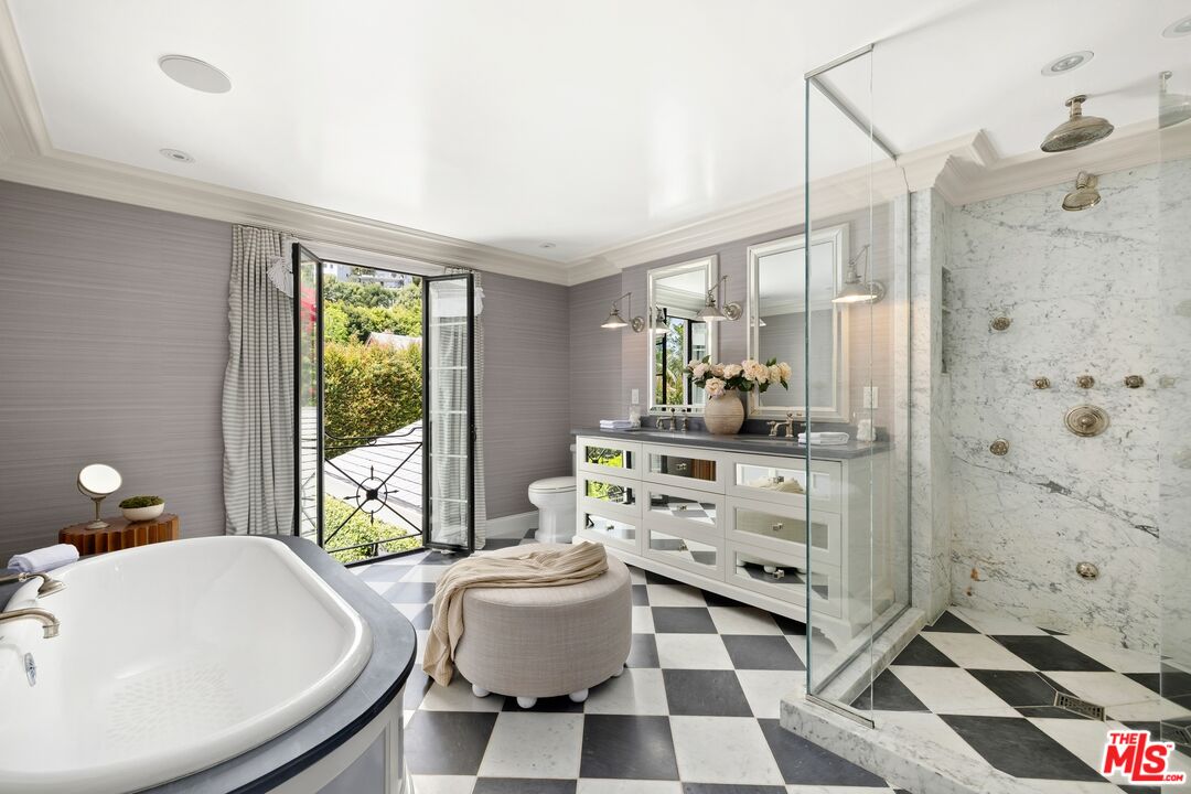 1485 N Doheny Dr