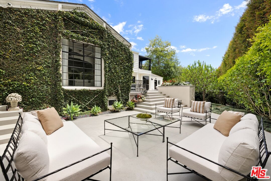 1485 N Doheny Dr