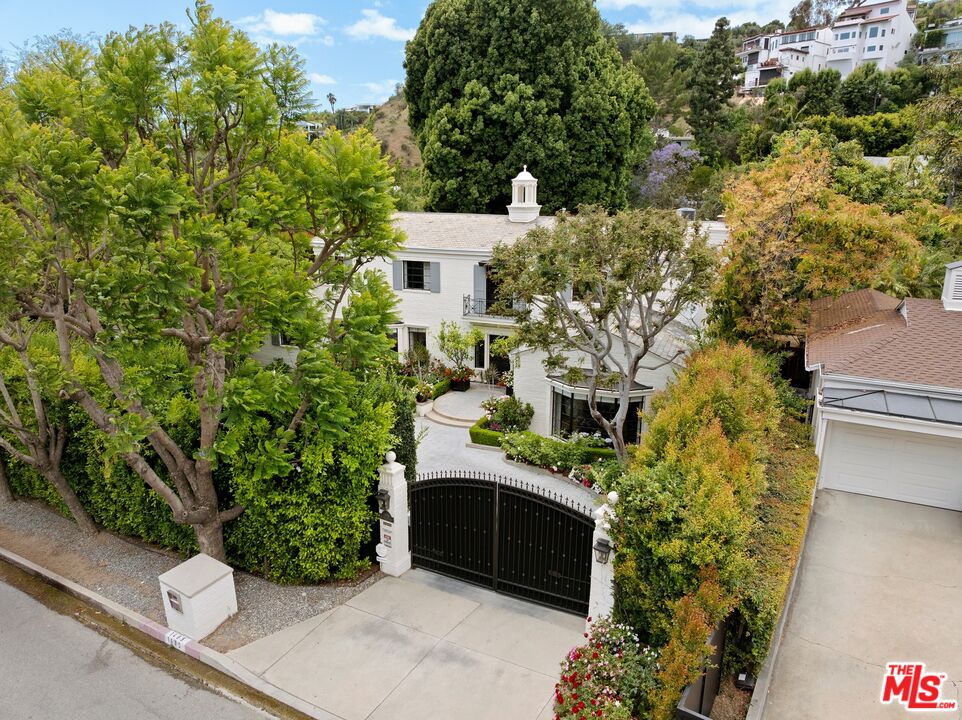 1485 N Doheny Dr