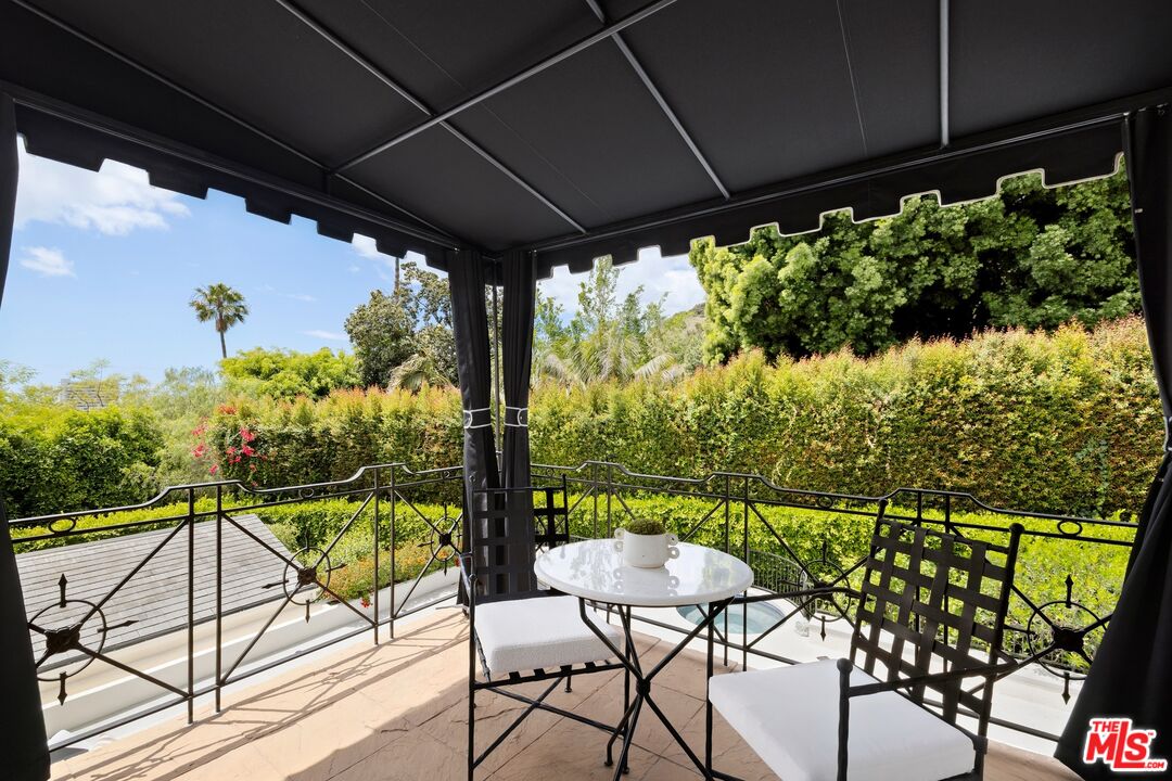 1485 N Doheny Dr