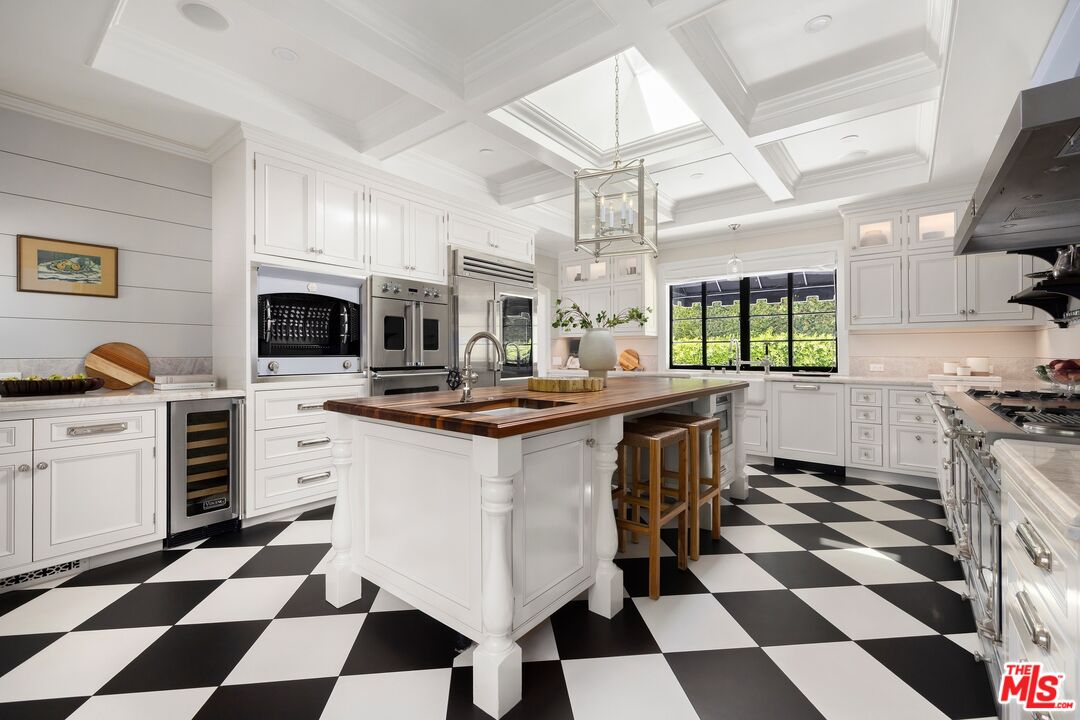 1485 N Doheny Dr