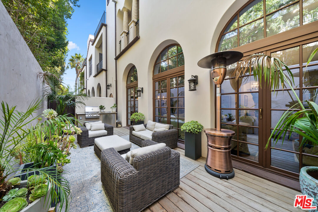 11937 W Sunset Blvd Unit: 3