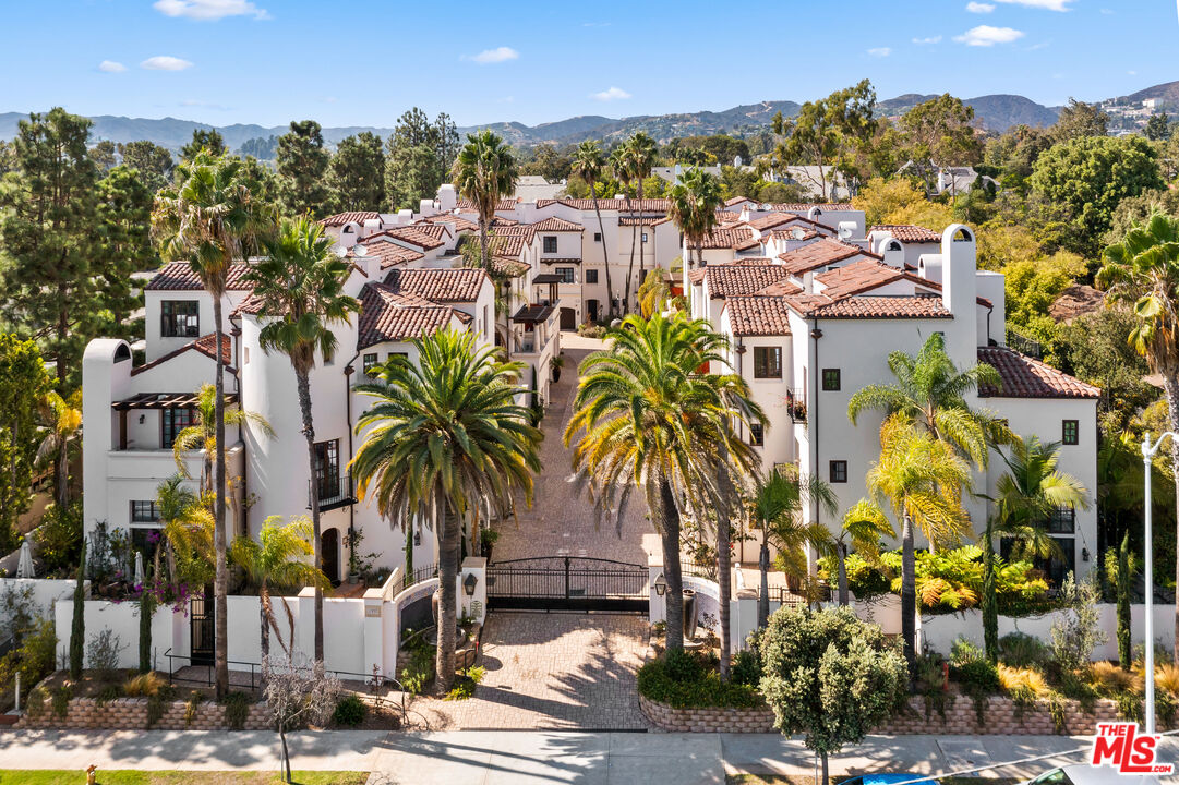 11937 W Sunset Blvd Unit: 3