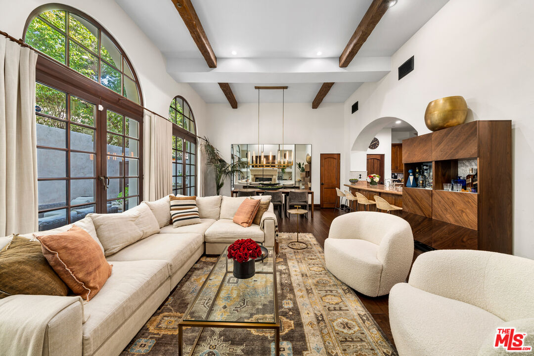 11937 W Sunset Blvd Unit: 3