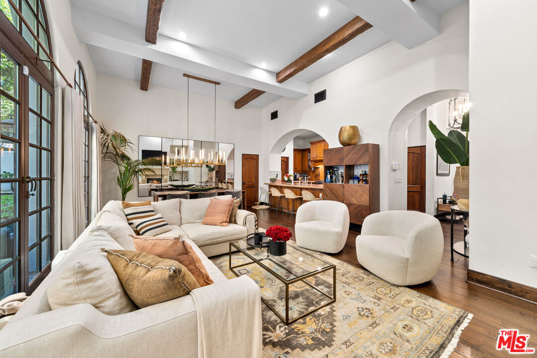 11937 W Sunset Blvd Unit: 3