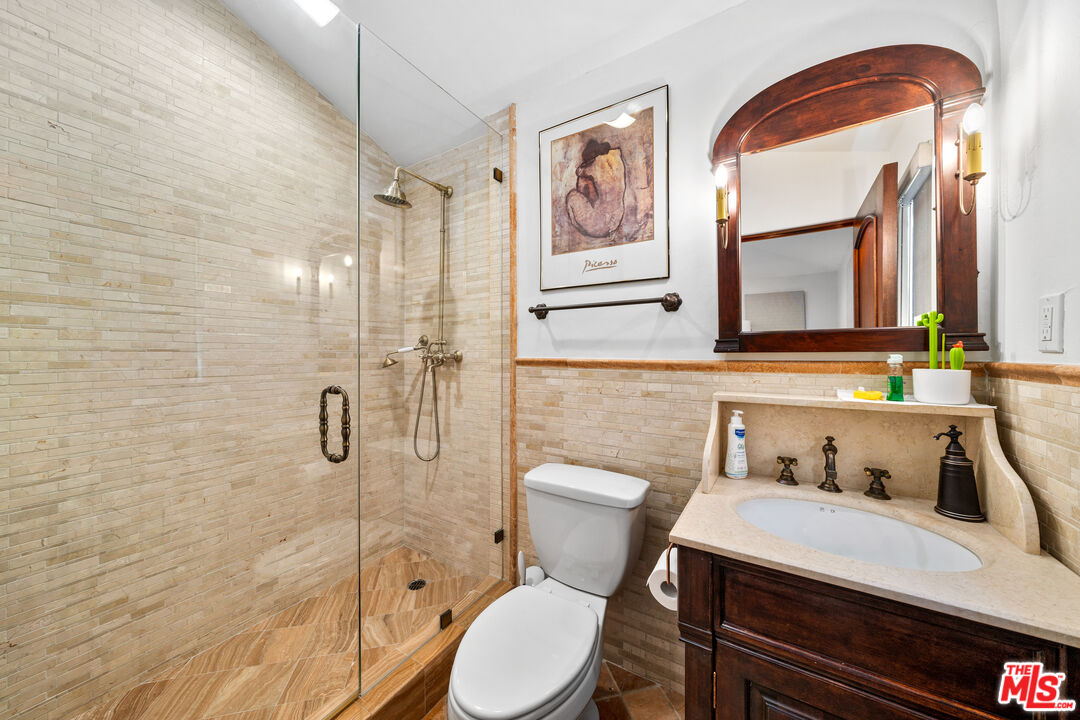 11937 W Sunset Blvd Unit: 3