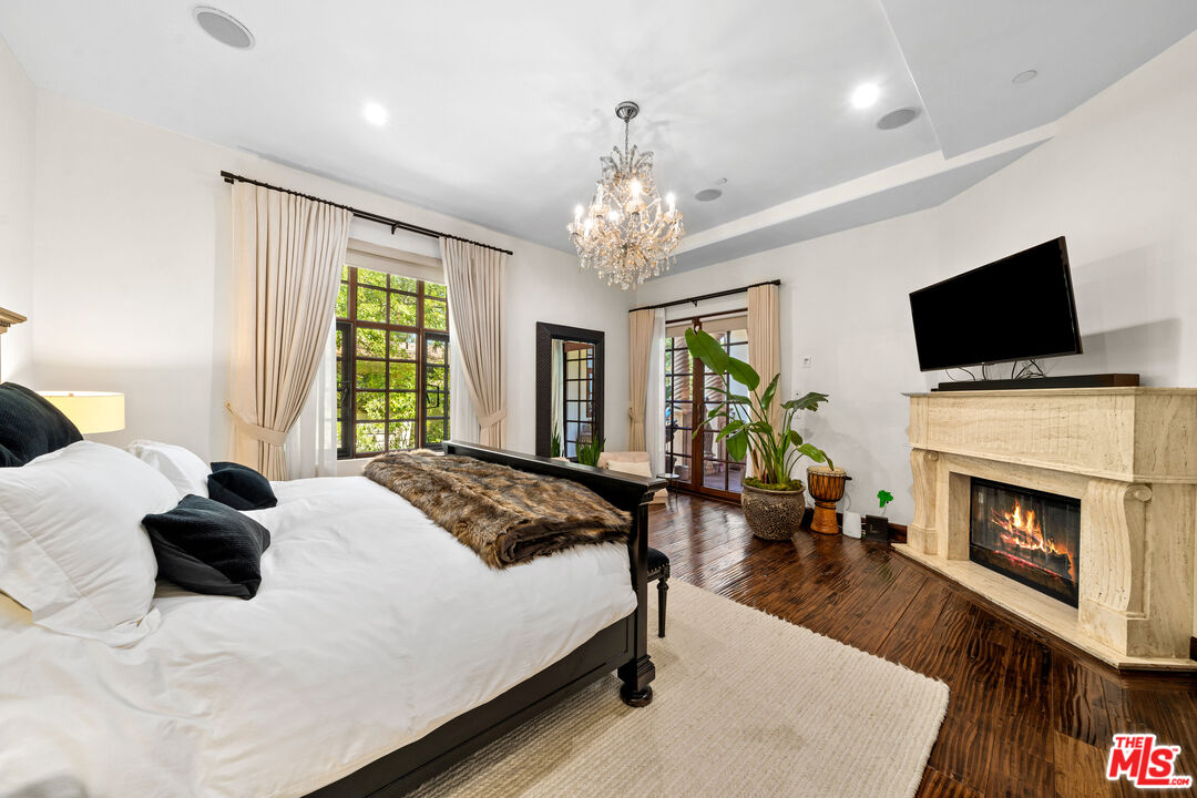 11937 W Sunset Blvd Unit: 3