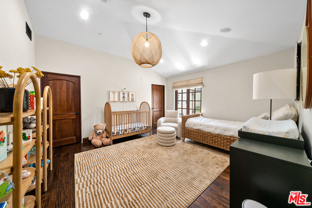 11937 W Sunset Blvd Unit: 3