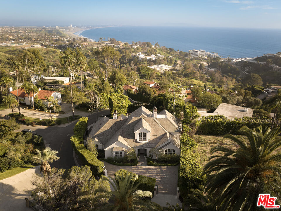 541 Paseo Miramar