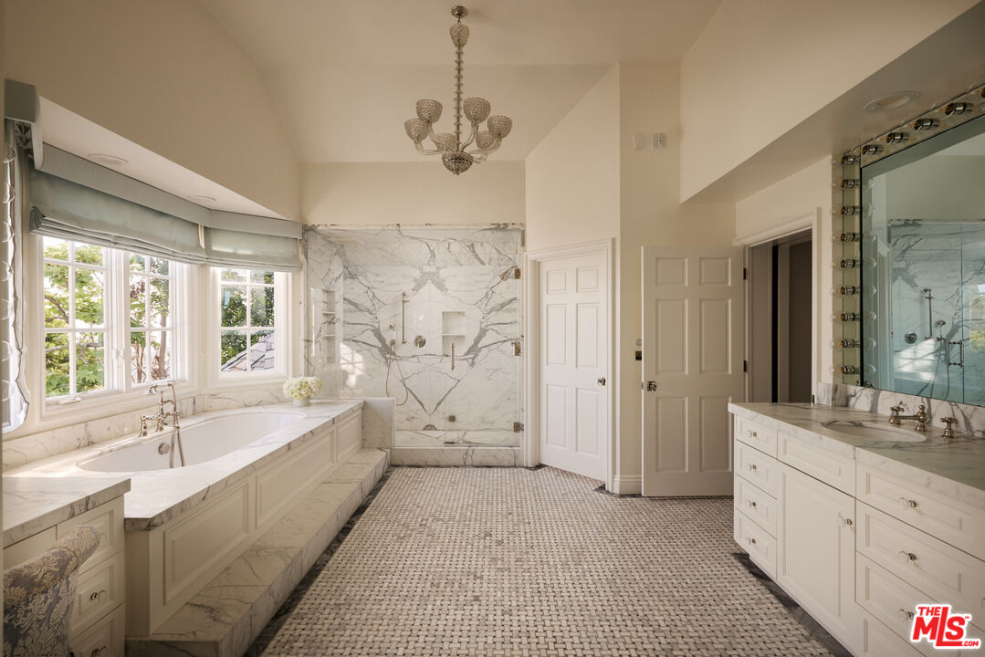541 Paseo Miramar